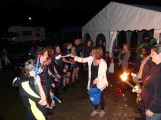 Tauchentaufe mit der Klobürste frisch aus den Jungenklo